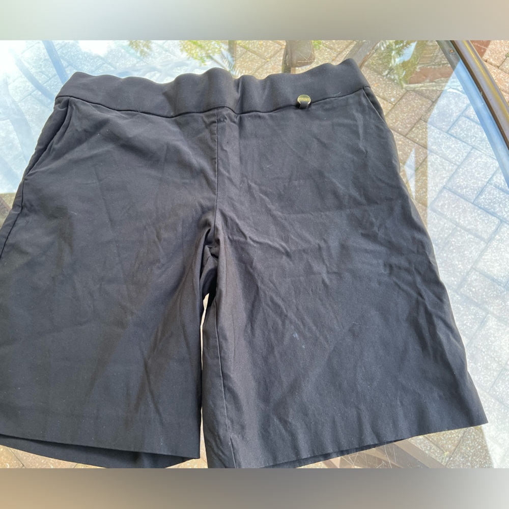 Women’s Ellen Tracey Black Shorts new nwot - Picture 3 of 5